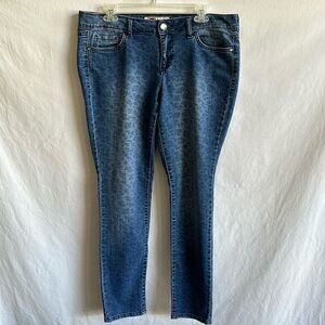 l.e.i. Ashley cougar print low-rise skinny jeans, size 13